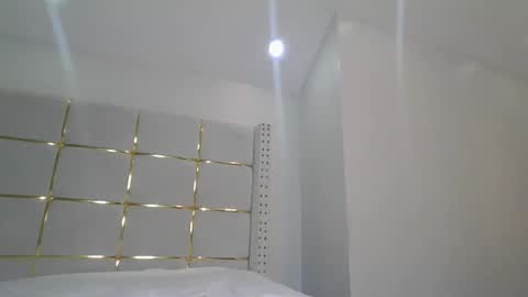 Snapshot of debby434700 chatting on February 16, 7:54 pm debbie online show from February 16, 7:54 pm