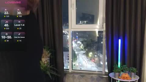 Eva online show from November 1, 5:04 pm