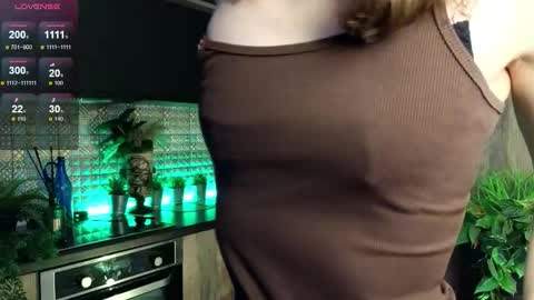 Snapshot of debihenks chatting on March 11, 6:25 pm Eva online show from March 11, 6:25 pm