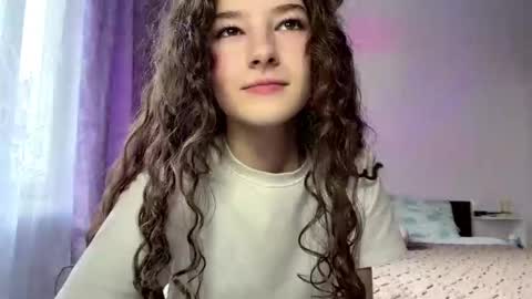 Sarah online show from March 12, 1:39 pm