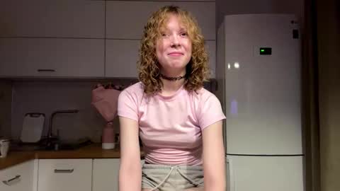 Hello My name is Sarah im new model here and little but shy. online show from January 13, 3:17 pm