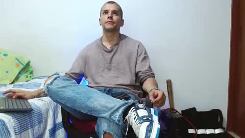 Santiago online show from December 7, 8:55 am