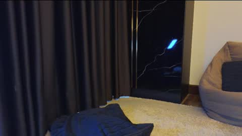 Snapshot of deedeedoll chatting on February 28, 1:17 am deedeedoll online show from February 28, 1:17 am