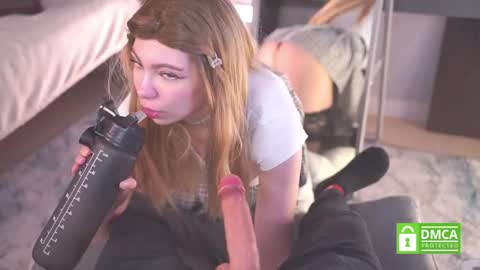 Snapshot of deepcums_ chatting on April 15, 9:16 am Sophie online show from April 15, 9:16 am