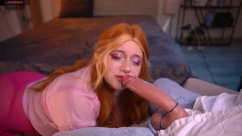 Snapshot of deepsouly chatting on October 19, 3:01 pm Ayla online show from October 19, 3:01 pm