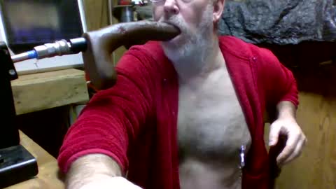 Snapshot of deepthroat227 chatting on January 13, 5:33 pm Deepthroat My Big Dildos online show from January 13, 5:33 pm