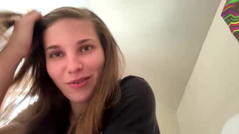 deepthroatqueen33 online show from January 5, 7:17 pm