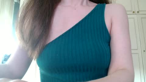 Snapshot of deessedivine chatting on July 1, 1:02 pm KamiDevi online show from July 1, 1:02 pm