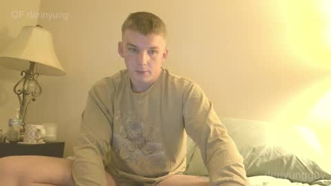 Snapshot of deeyungguy chatting on January 9, 5:48 pm more content and goodies online show from January 9, 5:48 pm