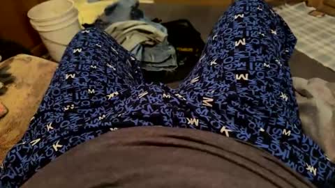 deezenutz64 online show from April 13, 7:36 am