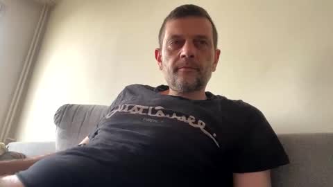 Snapshot of defloy chatting on December 5, 11:30 am Defloy online show from December 5, 11:30 am