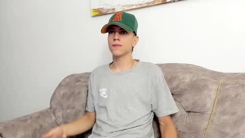 Snapshot of dei_v_48 chatting on January 15, 7:34 pm DEIVY online show from January 15, 7:34 pm