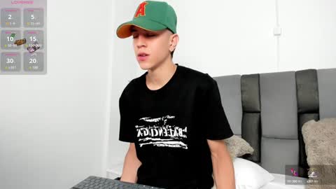 Snapshot of dei_v_48 chatting on January 18, 7:37 pm DEIVY online show from January 18, 7:37 pm