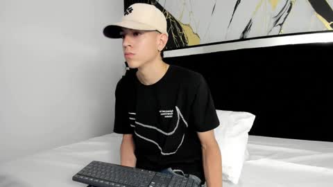 Snapshot of dei_v_48 chatting on January 27, 10:49 pm DEIVY online show from January 27, 10:49 pm