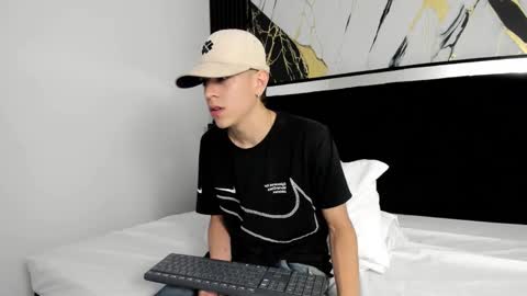 Snapshot of dei_v_48 chatting on January 28, 1:50 am DEIVY online show from January 28, 1:50 am