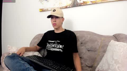 Snapshot of dei_v_48 chatting on January 30, 9:47 pm DEIVY online show from January 30, 9:47 pm