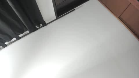 Snapshot of dei_v_48 chatting on February 14, 11:31 pm DEIVY online show from February 14, 11:31 pm