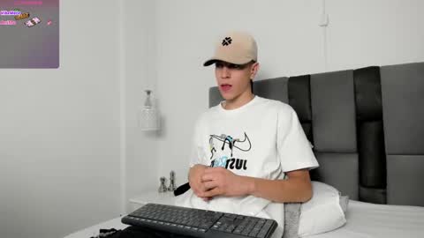 Snapshot of dei_v_48 chatting on March 10, 8:45 pm DEIVY online show from March 10, 8:45 pm