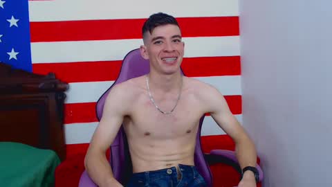 Snapshot of deiby_baby chatting on December 4, 7:56 pm DEIBY online show from December 4, 7:56 pm