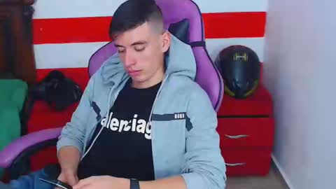 Snapshot of deiby_baby chatting on December 6, 2:57 am DEIBY online show from December 6, 2:57 am