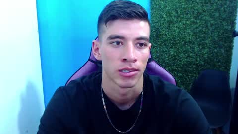 Snapshot of deiby_baby chatting on December 9, 11:56 pm DEIBY online show from December 9, 11:56 pm