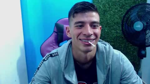 Snapshot of deiby_baby chatting on December 19, 4:13 am DEIBY online show from December 19, 4:13 am