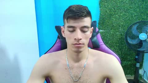 Snapshot of deiby_baby chatting on February 1, 1:12 am DEIBY online show from February 1, 1:12 am