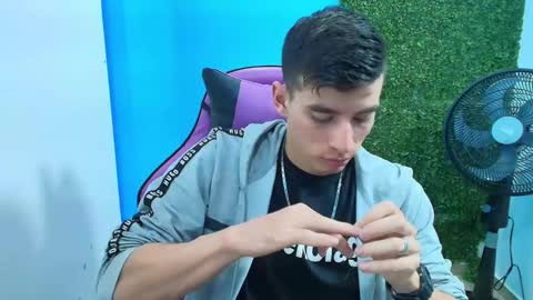 Snapshot of deiby_baby chatting on February 8, 1:22 am DEIBY online show from February 8, 1:22 am