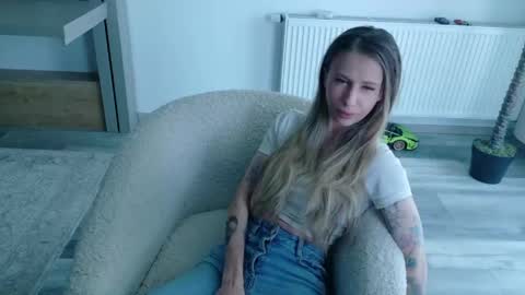 Snapshot of deidi_sweet chatting on May 6, 9:14 am Di online show from May 6, 9:14 am