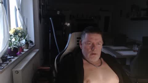 deinprinz2312 online show from February 17, 6:20 am