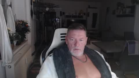 deinprinz2312 online show from October 1, 5:02 am