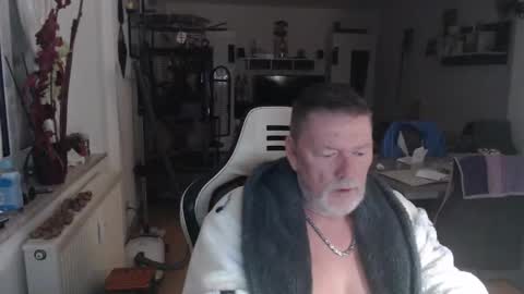 deinprinz2312 online show from November 4, 5:17 am