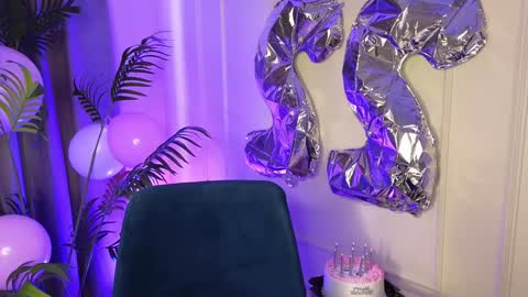 sexy bimbo little kitty asian misstress quen princes sexy girl you can just call me pleasure online show from December 13, 6:21 am