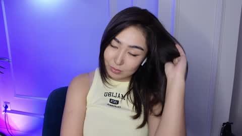 sexy bimbo little kitty asian misstress quen princes sexy girl you can just call me pleasure online show from December 17, 9:39 am