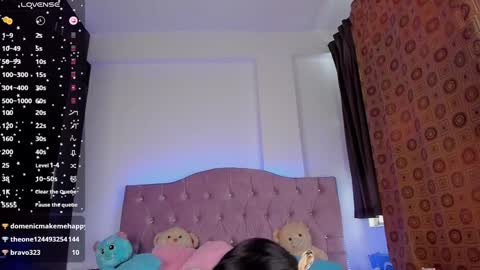 Snapshot of deisy_smith_ chatting on December 19, 4:02 pm Deisy online show from December 19, 4:02 pm