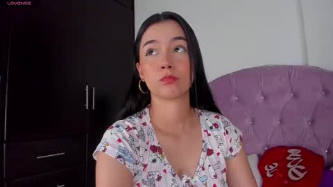 Snapshot of deisy_smith_ chatting on February 9, 11:04 am Deisy online show from February 9, 11:04 am