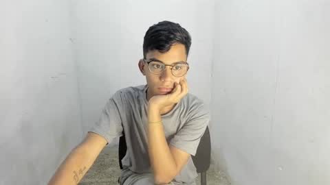 Snapshot of deivi_colins chatting on October 13, 9:26 pm deivi_colins online show from October 13, 9:26 pm