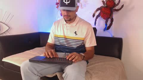 Snapshot of deivy_gram chatting on October 31, 10:33 pm DEIVY online show from October 31, 10:33 pm