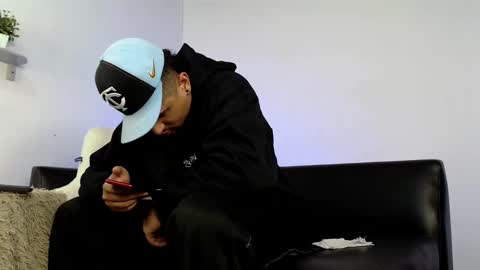 Snapshot of deivy_gram chatting on December 16, 3:00 am DEIVY online show from December 16, 3:00 am