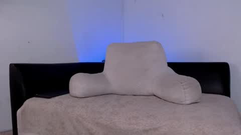  DEIVY  online show from February 13, 7:54 pm