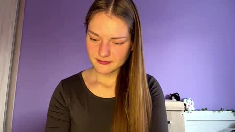 Snapshot of dejameneal chatting on February 27, 6:24 am Mila online show from February 27, 6:24 am