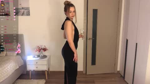 Dia online show from November 22, 5:45 pm