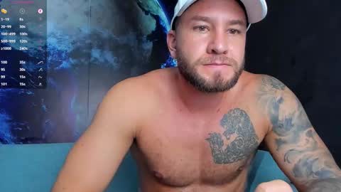 Snapshot of delessandro_world chatting on February 27, 2:11 am Delessandro online show from February 27, 2:11 am