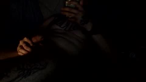 Snapshot of delgadomalo13 chatting on December 23, 12:19 am delgadomalo13 online show from December 23, 12:19 am