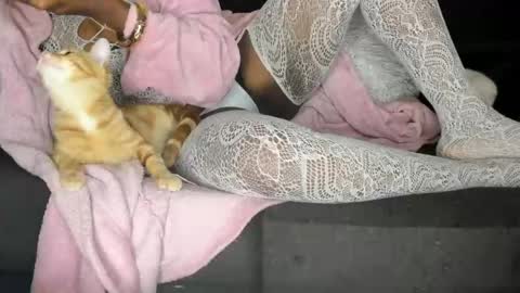 deli_la online show from March 23, 5:22 am