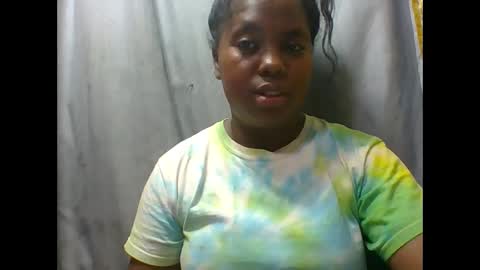 deliah712909 online show from September 23, 10:18 am