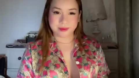 iyalicious online show from September 26, 1:42 am