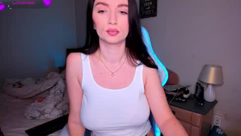 Mila online show from November 20, 6:24 am