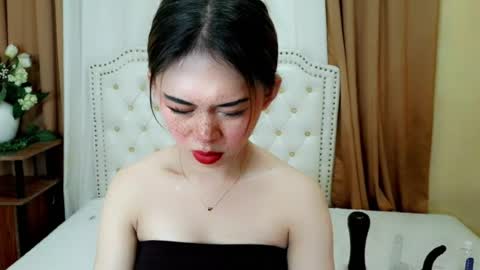 Sophie online show from June 16, 2:58 am