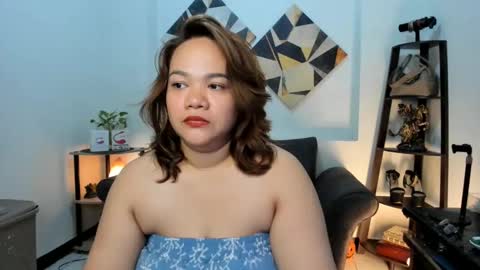 delightfulcurvy online show from December 10, 5:07 am